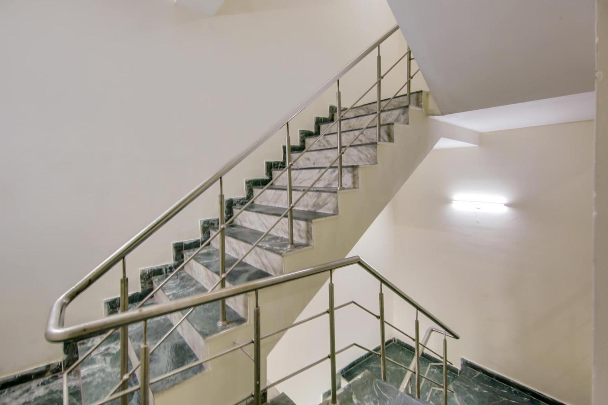 Hotel O Dream View Near Omaxe Celebration Mall Gurgaon Exterior photo